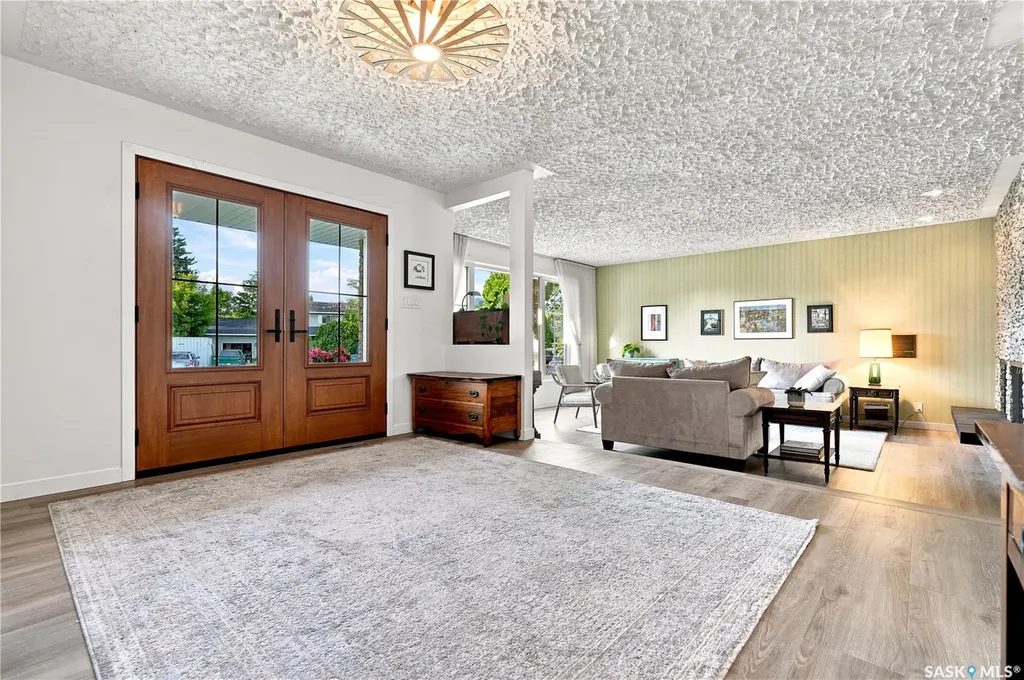 146 Highbury Place Saskatoon SK S7H 4X7