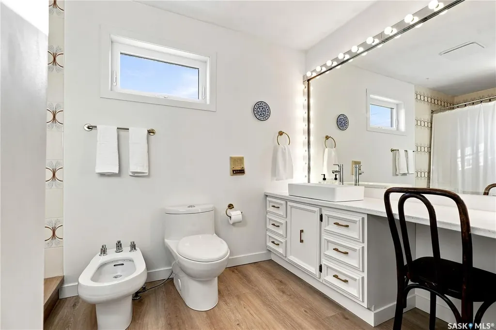 146 Highbury Place Saskatoon SK S7H 4X7