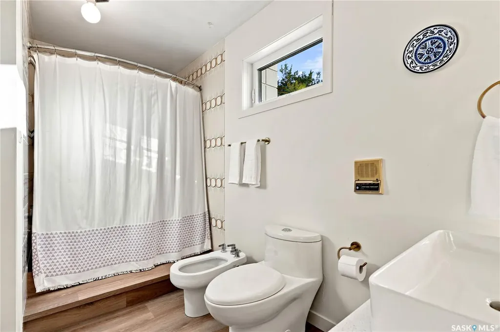 146 Highbury Place Saskatoon SK S7H 4X7
