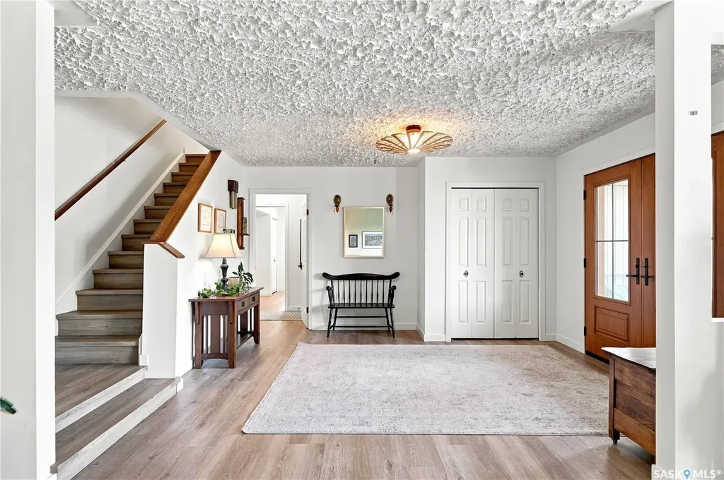 146 Highbury Place Saskatoon SK S7H 4X7