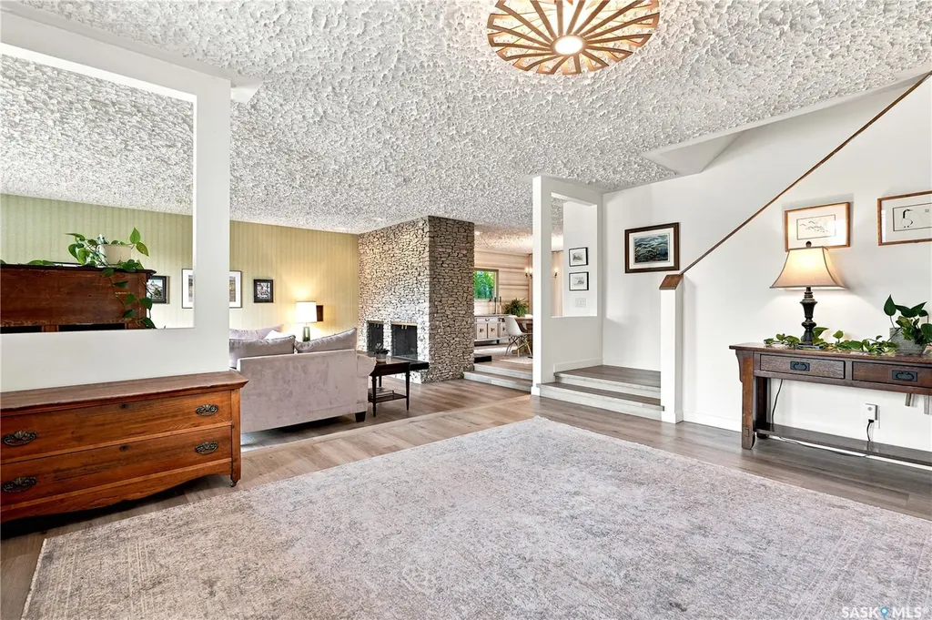 146 Highbury Place Saskatoon SK S7H 4X7