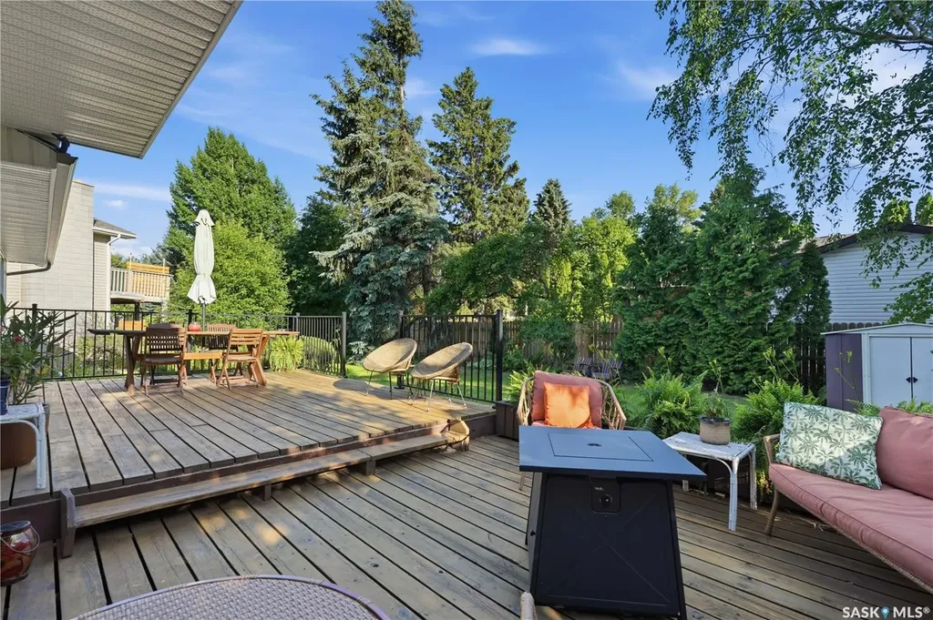 146 Highbury Place Saskatoon SK S7H 4X7