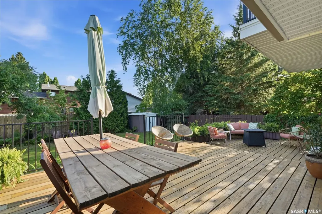 146 Highbury Place Saskatoon SK S7H 4X7