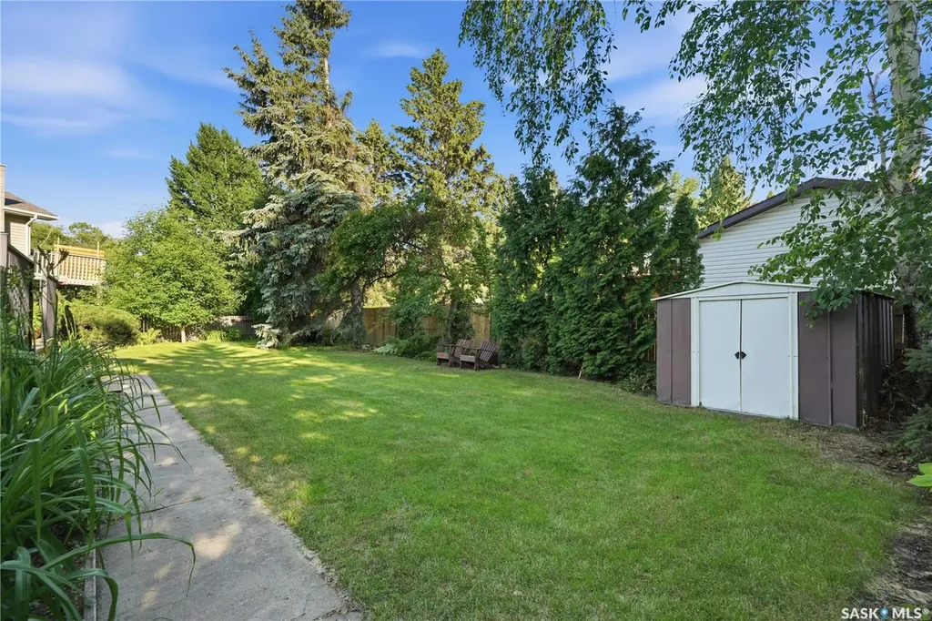 146 Highbury Place Saskatoon SK S7H 4X7