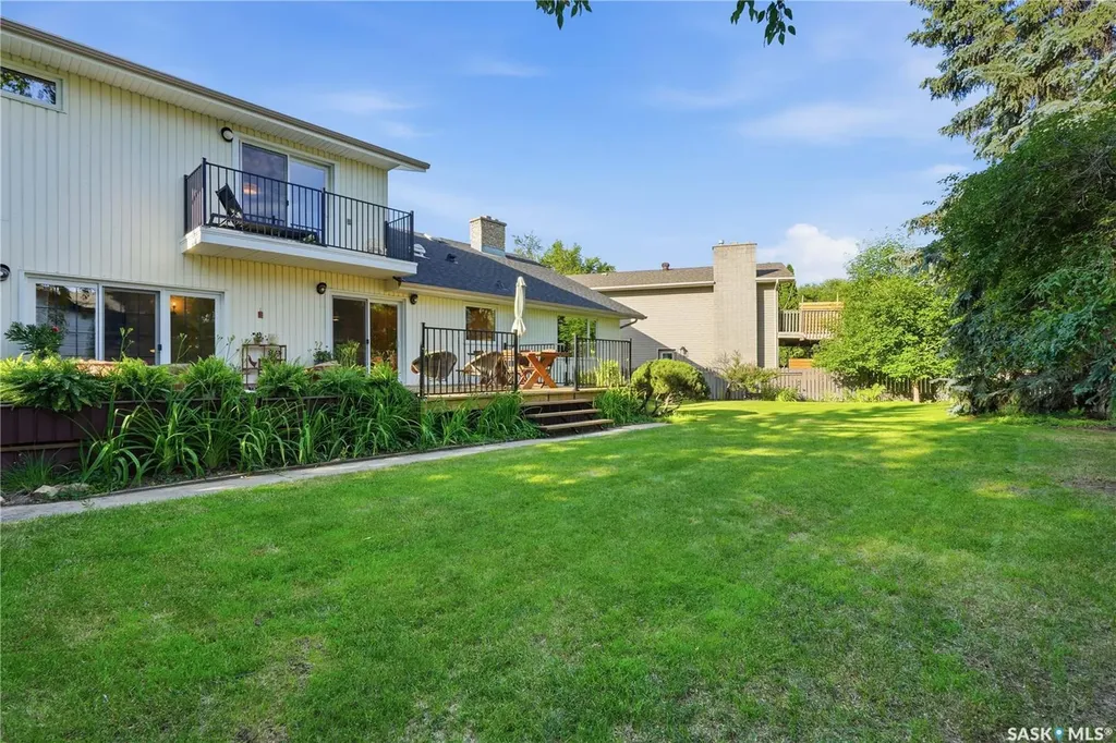 146 Highbury Place Saskatoon SK S7H 4X7