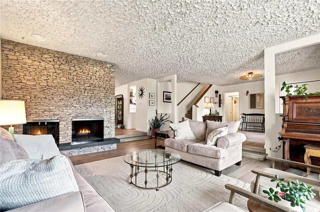 146 Highbury Place Saskatoon SK S7H 4X7
