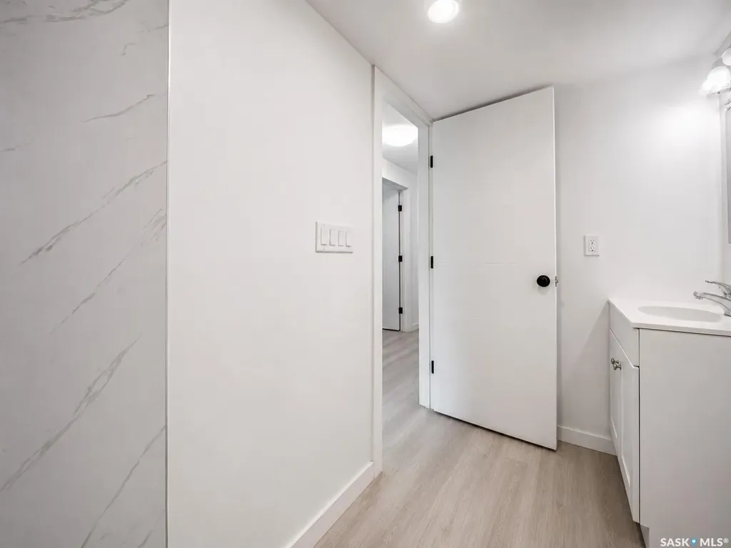 2100 Edgar Street Regina SK S4N 3K7