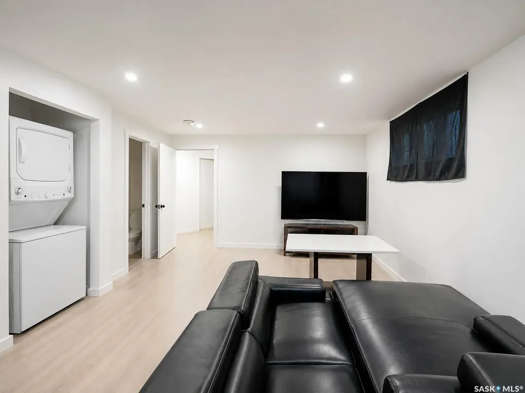 2100 Edgar Street Regina SK S4N 3K7