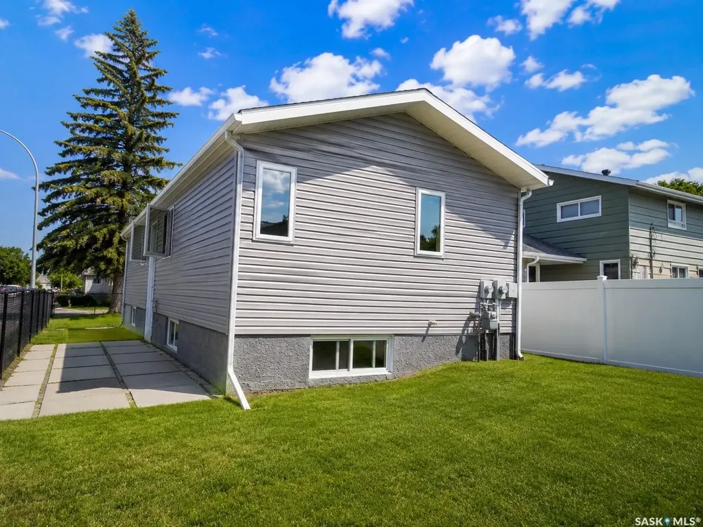 2100 Edgar Street Regina SK S4N 3K7