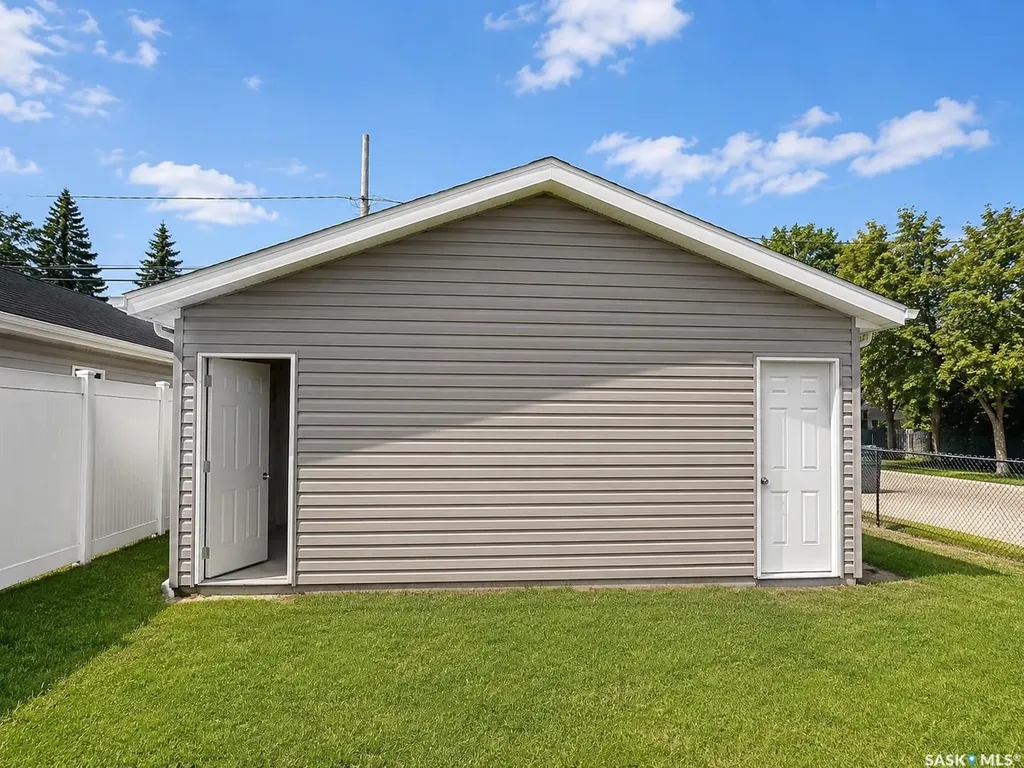 2100 Edgar Street Regina SK S4N 3K7