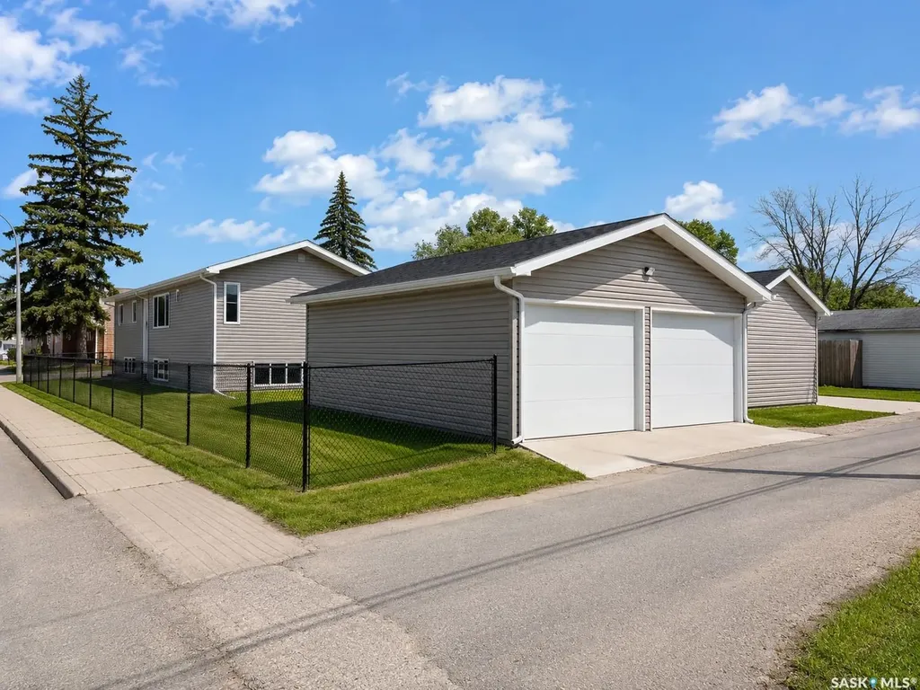 2100 Edgar Street Regina SK S4N 3K7