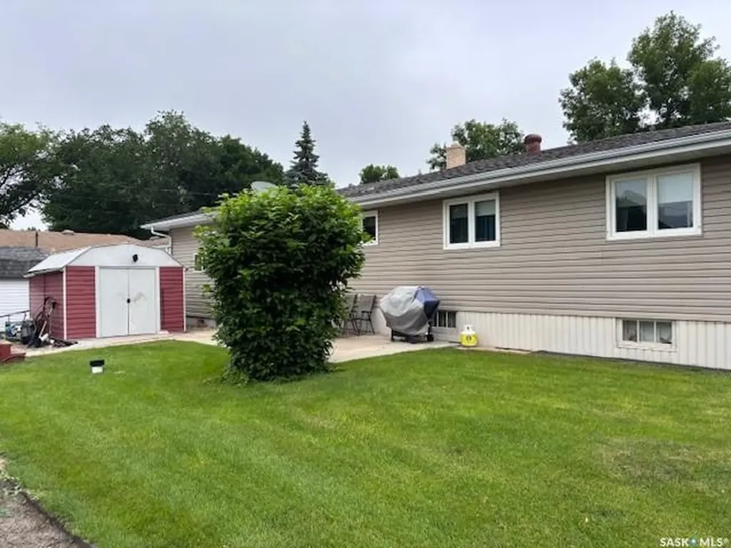 1009 Main Street Canora SK S0A 0L0