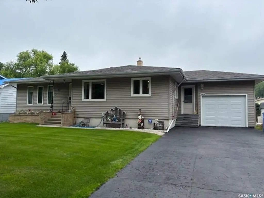 1009 Main Street Canora SK S0A 0L0