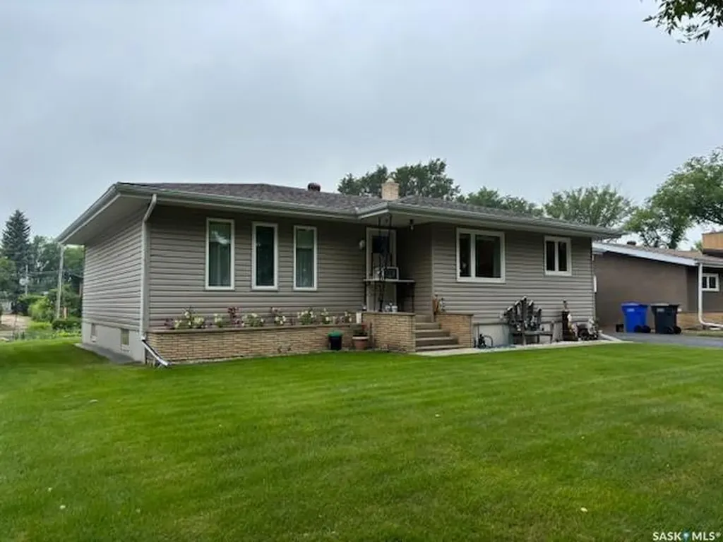 1009 Main Street Canora SK S0A 0L0