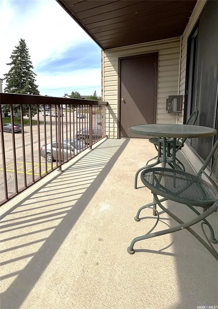 385 Kingsmere Boulevard Saskatoon SK S7J 4J6