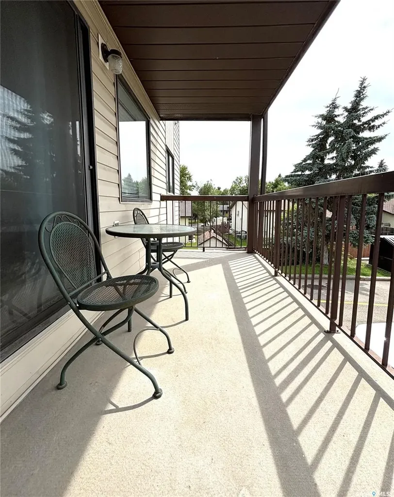385 Kingsmere Boulevard Saskatoon SK S7J 4J6