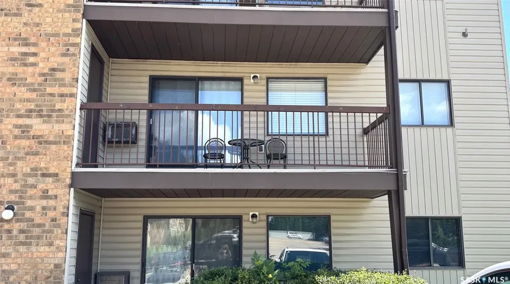 385 Kingsmere Boulevard Saskatoon SK S7J 4J6