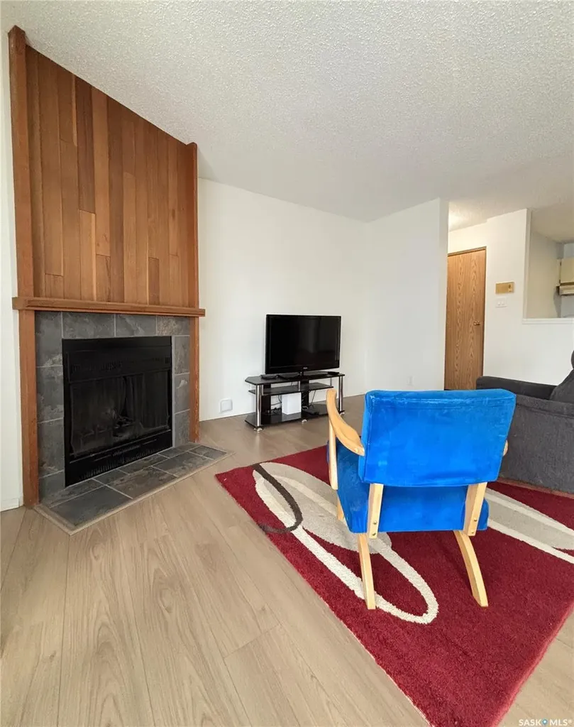 385 Kingsmere Boulevard Saskatoon SK S7J 4J6