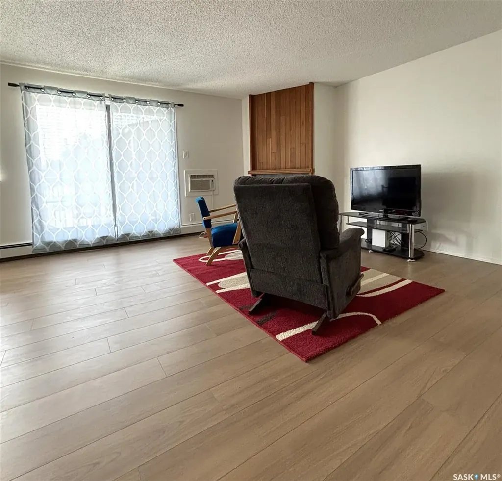 385 Kingsmere Boulevard Saskatoon SK S7J 4J6