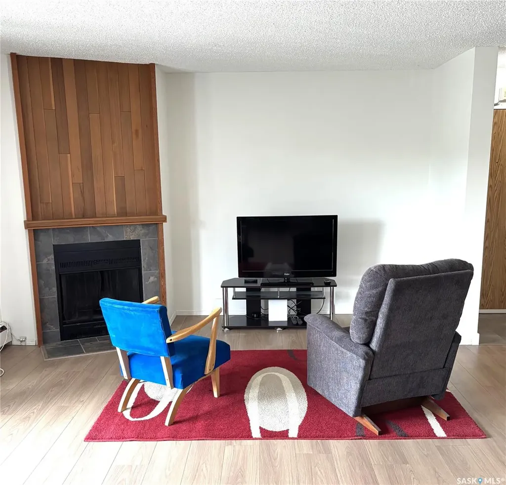 385 Kingsmere Boulevard Saskatoon SK S7J 4J6