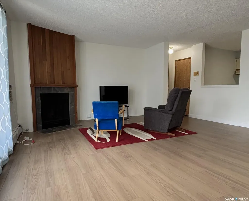 385 Kingsmere Boulevard Saskatoon SK S7J 4J6