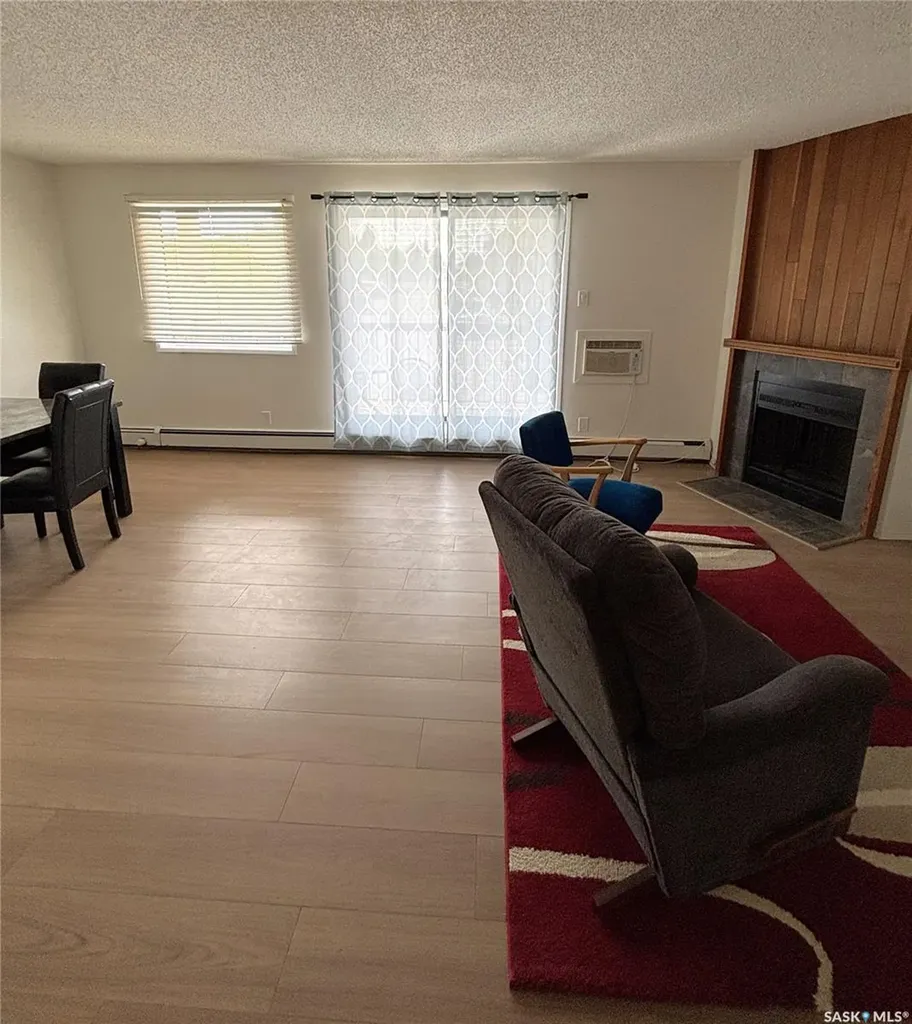385 Kingsmere Boulevard Saskatoon SK S7J 4J6