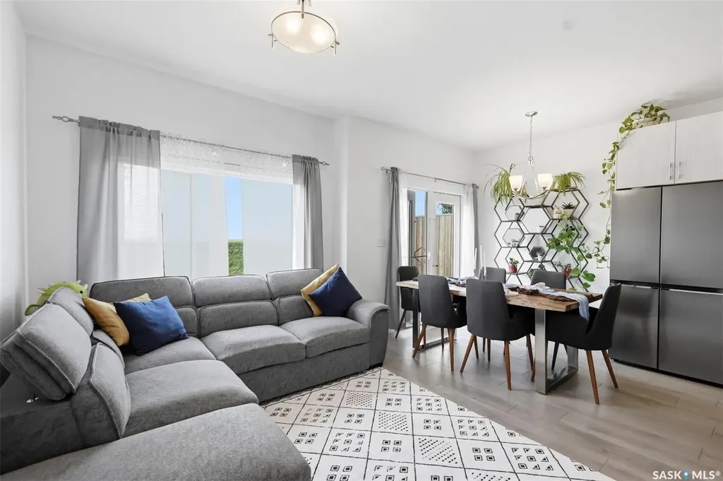 510 Kloppenburg Crescent Saskatoon SK S7W 0X8