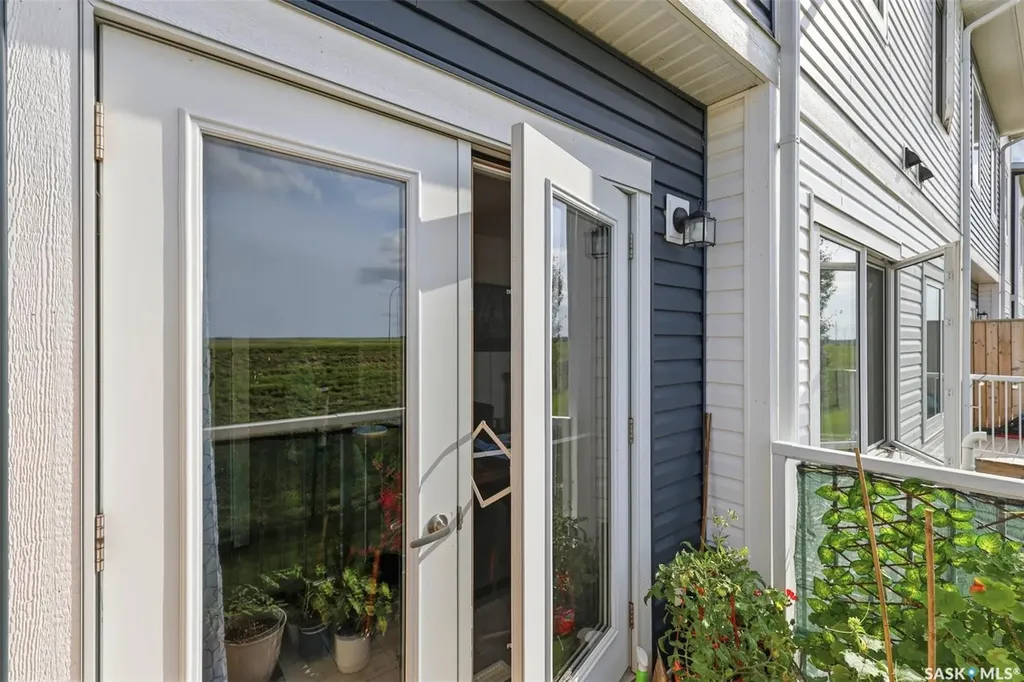 510 Kloppenburg Crescent Saskatoon SK S7W 0X8