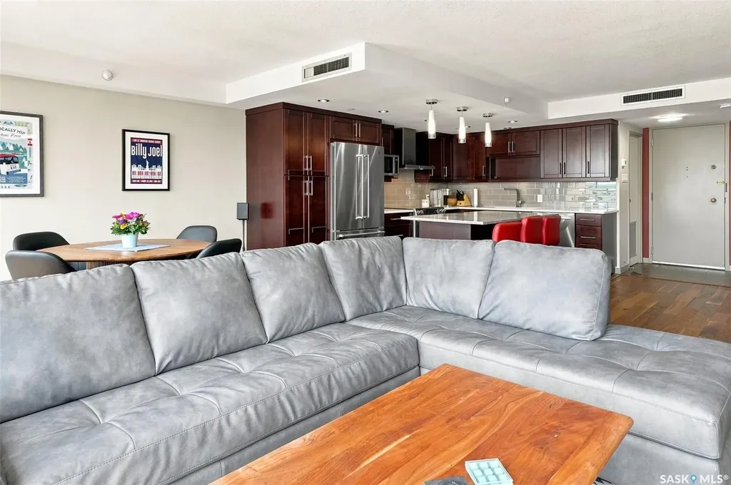 315 5th Avenue N Saskatoon SK S7K 5Z8