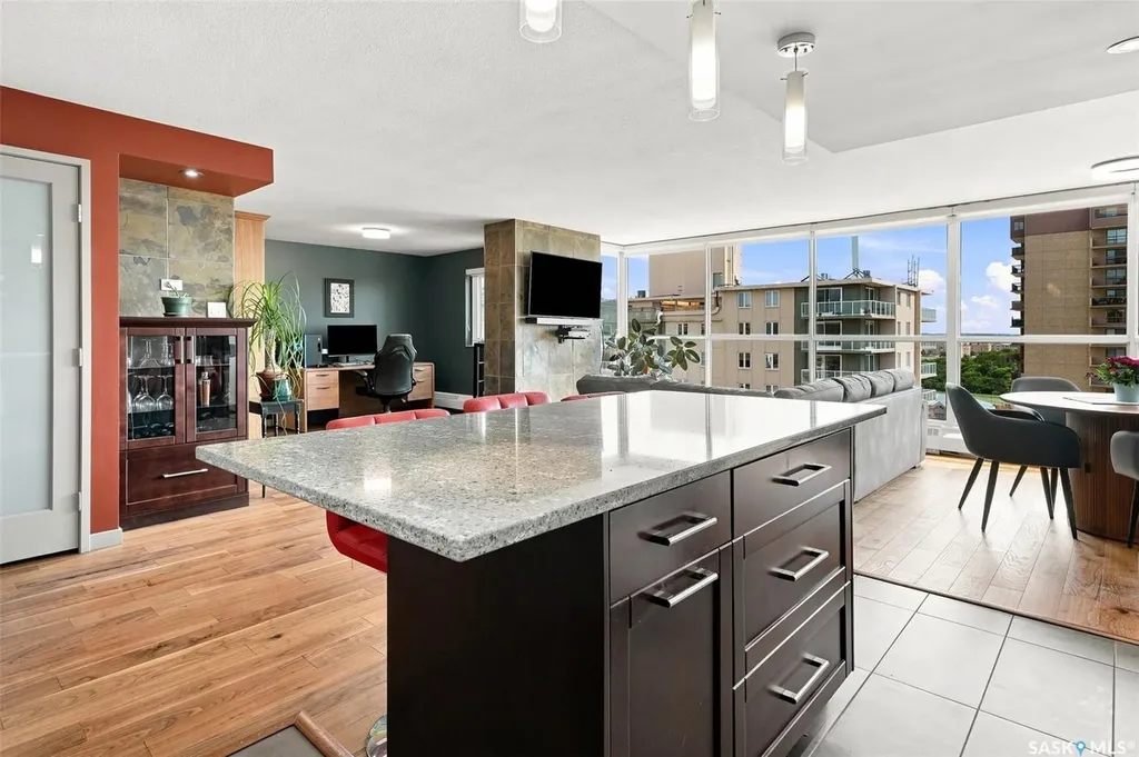 315 5th Avenue N Saskatoon SK S7K 5Z8