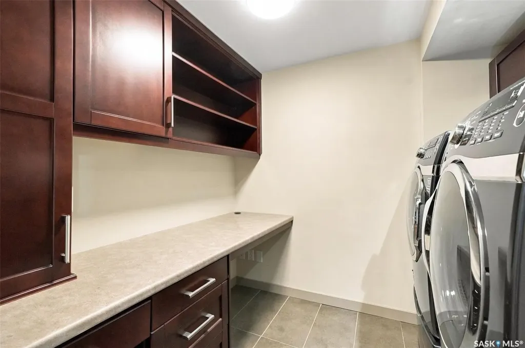 315 5th Avenue N Saskatoon SK S7K 5Z8