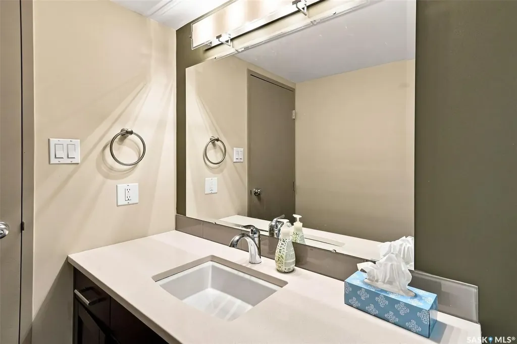 315 5th Avenue N Saskatoon SK S7K 5Z8