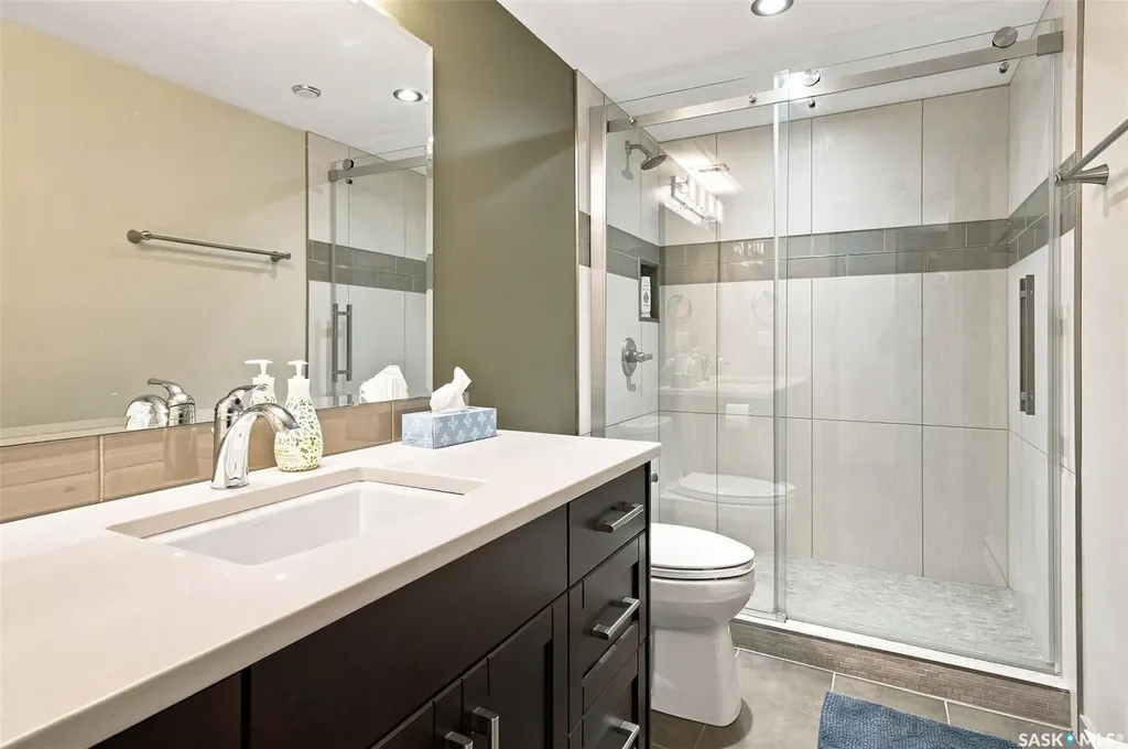 315 5th Avenue N Saskatoon SK S7K 5Z8