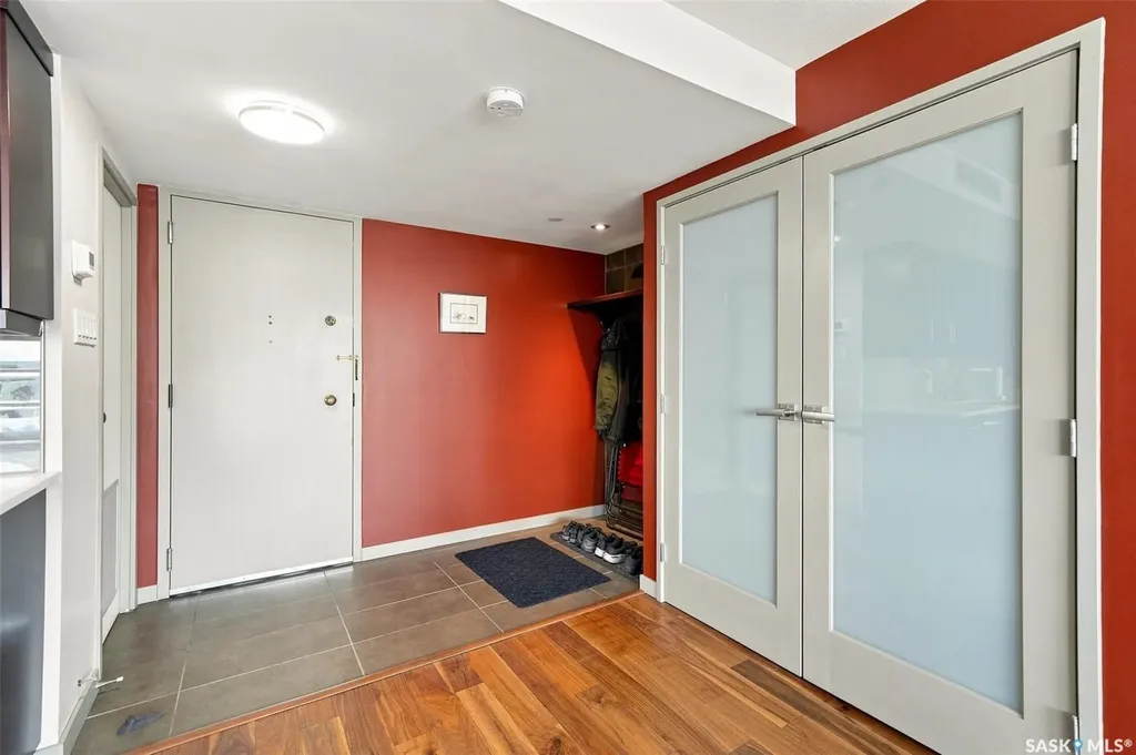 315 5th Avenue N Saskatoon SK S7K 5Z8