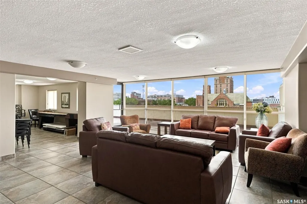 315 5th Avenue N Saskatoon SK S7K 5Z8
