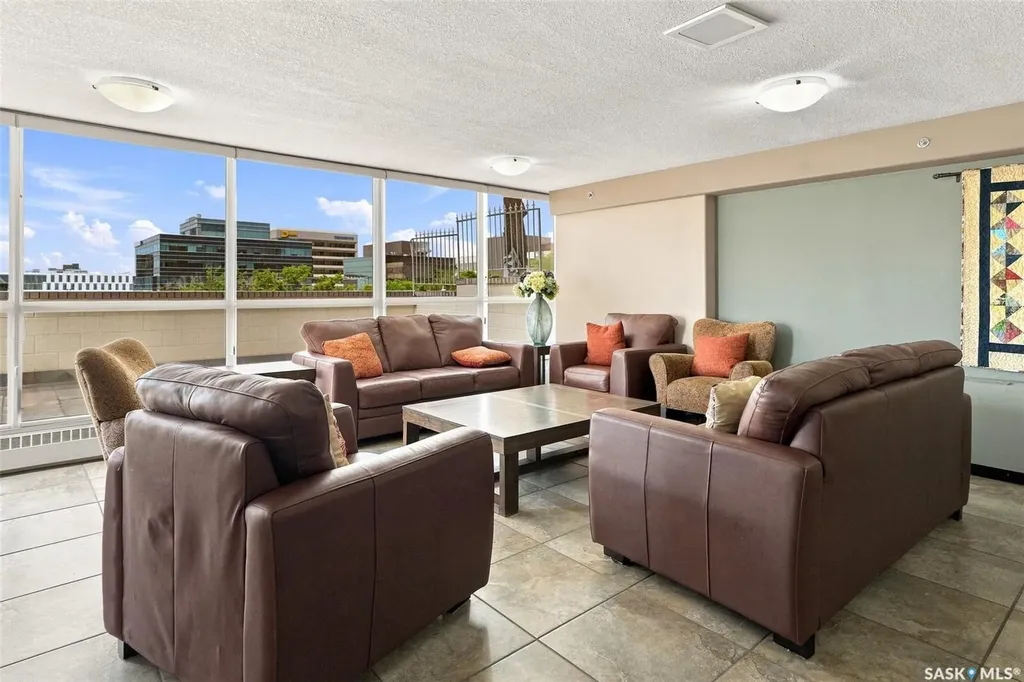 315 5th Avenue N Saskatoon SK S7K 5Z8
