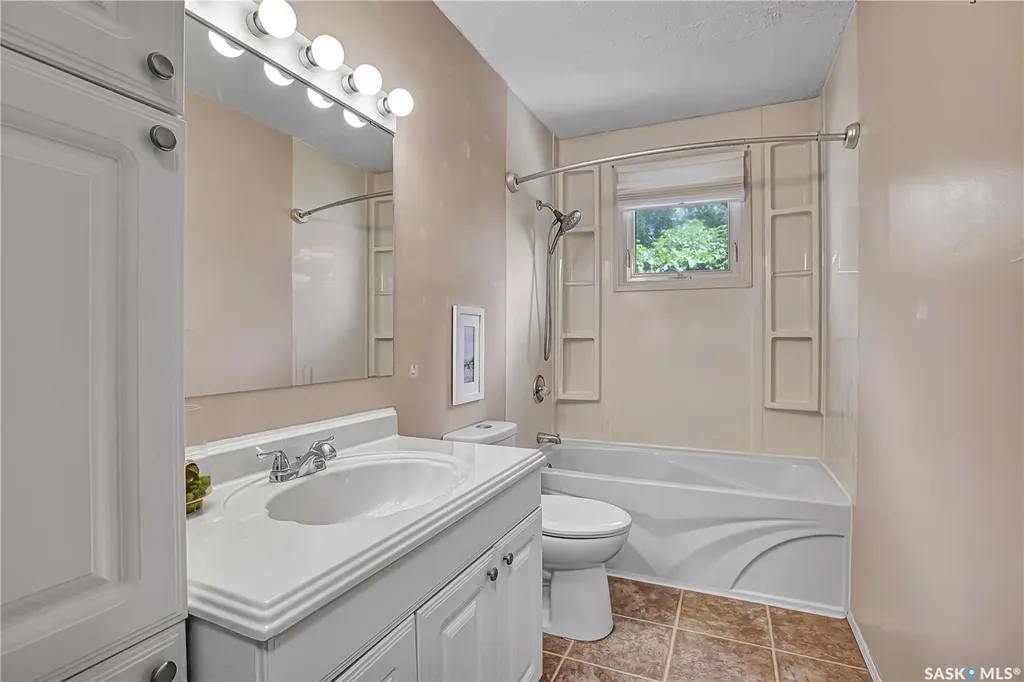 2945 Preston Avenue S Saskatoon SK S7J 2G8
