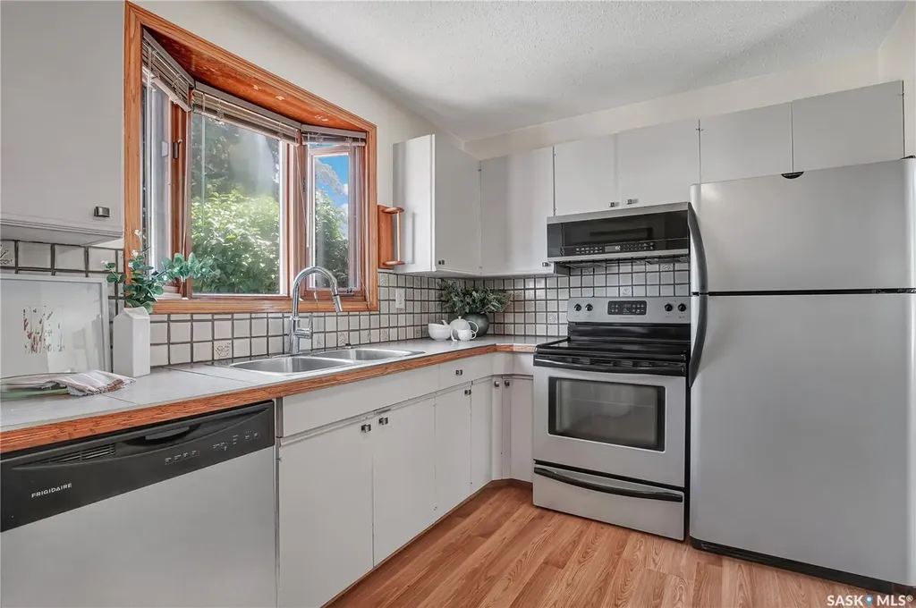 2945 Preston Avenue S Saskatoon SK S7J 2G8