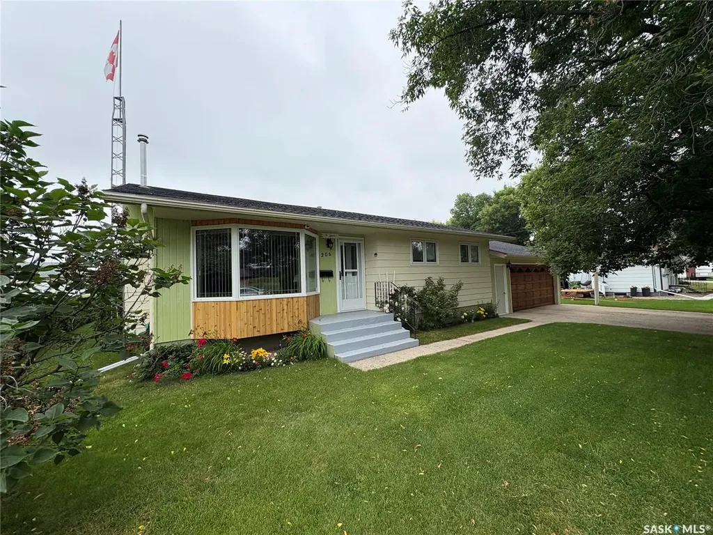 206 March Avenue E Langenburg SK S0A 2A0