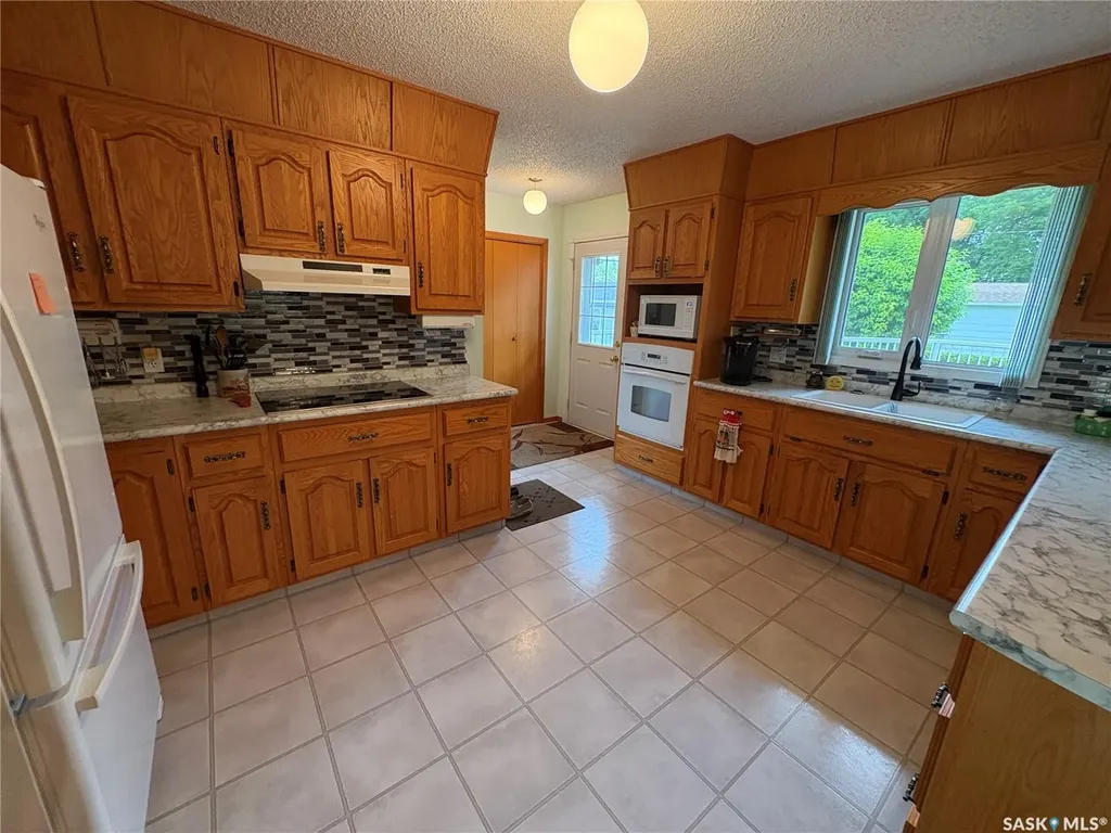 206 March Avenue E Langenburg SK S0A 2A0