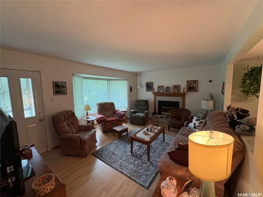 206 March Avenue E Langenburg SK S0A 2A0