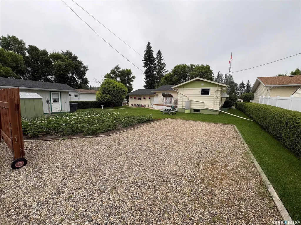 206 March Avenue E Langenburg SK S0A 2A0