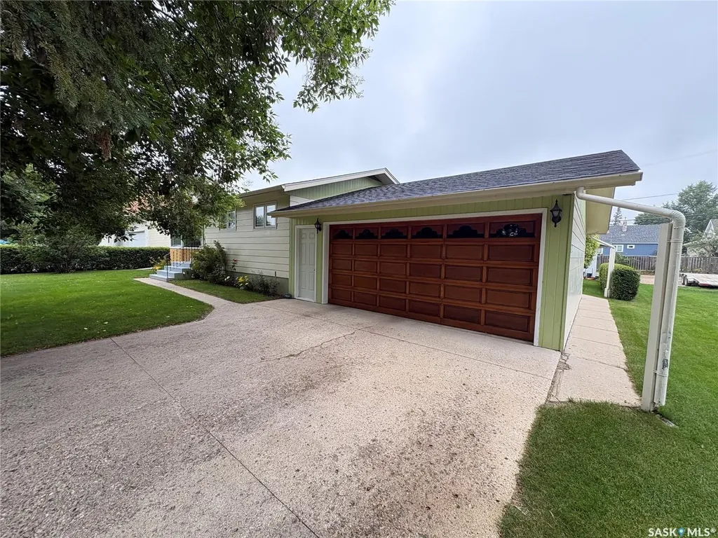 206 March Avenue E Langenburg SK S0A 2A0