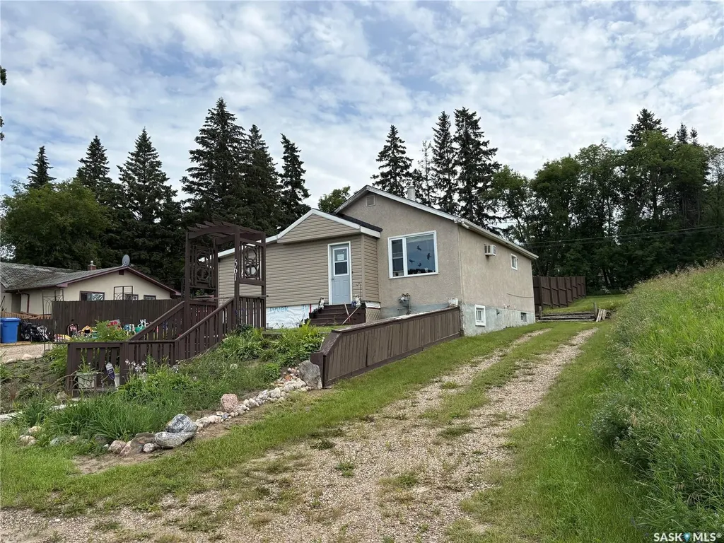 561 18th Street E Prince Albert SK S6V 1H8