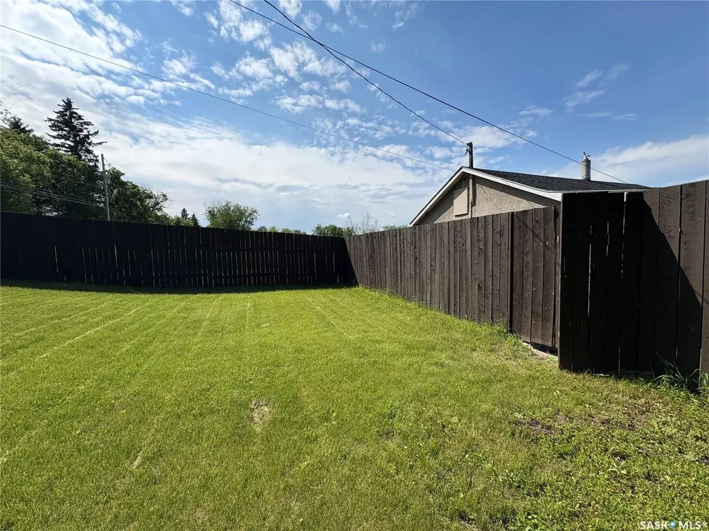 561 18th Street E Prince Albert SK S6V 1H8