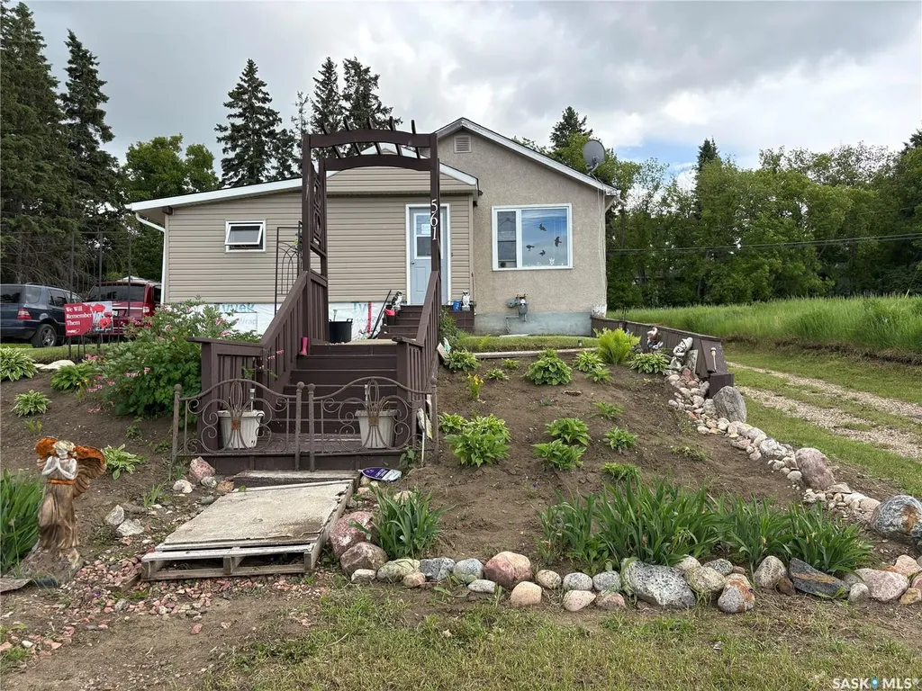 561 18th Street E Prince Albert SK S6V 1H8