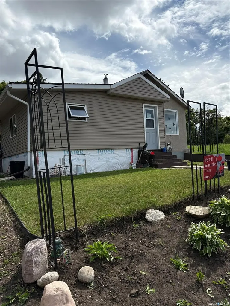 561 18th Street E Prince Albert SK S6V 1H8