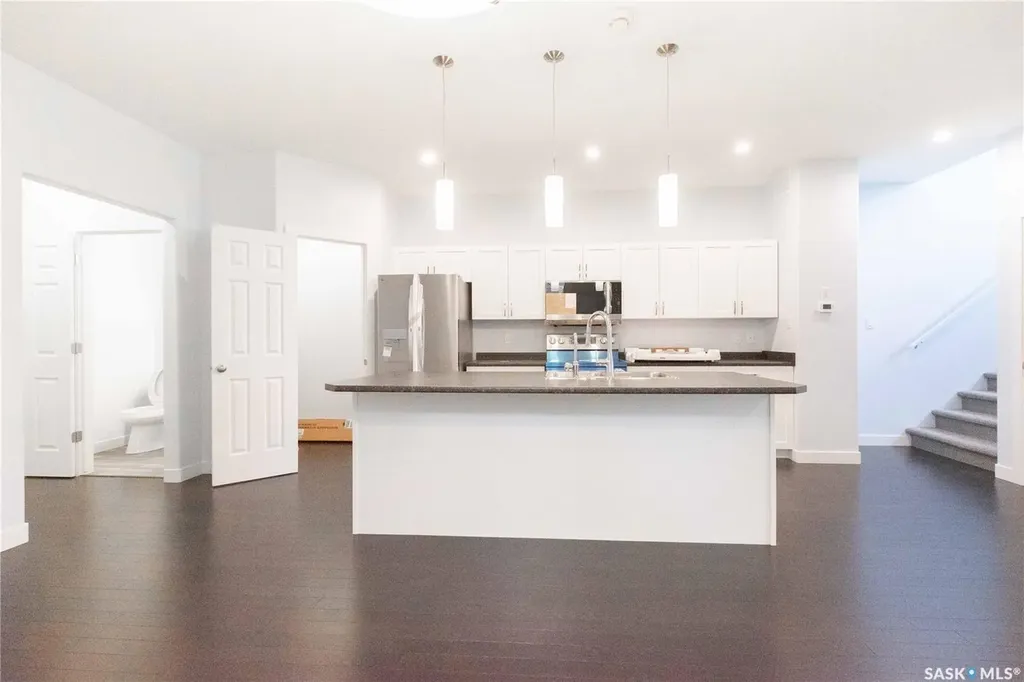 1337 Montague Street Regina SK S4T 3J1