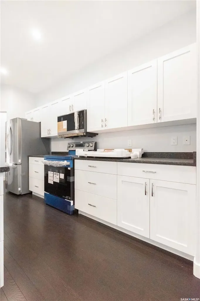 1337 Montague Street Regina SK S4T 3J1