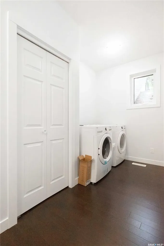 1337 Montague Street Regina SK S4T 3J1